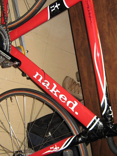 Ride World Naked Bike Stries Dans Une Ville Pr S De Chez Vous Vivre L Tranger Au Canada